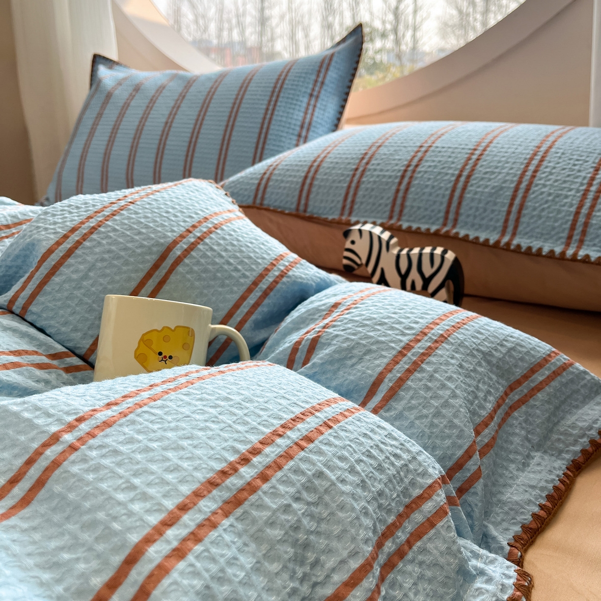 91家纺网 家纺一手货源 找家纺 如一 2026春夏新款全棉纯棉华夫格印花三角针工艺四件套 风月-蓝