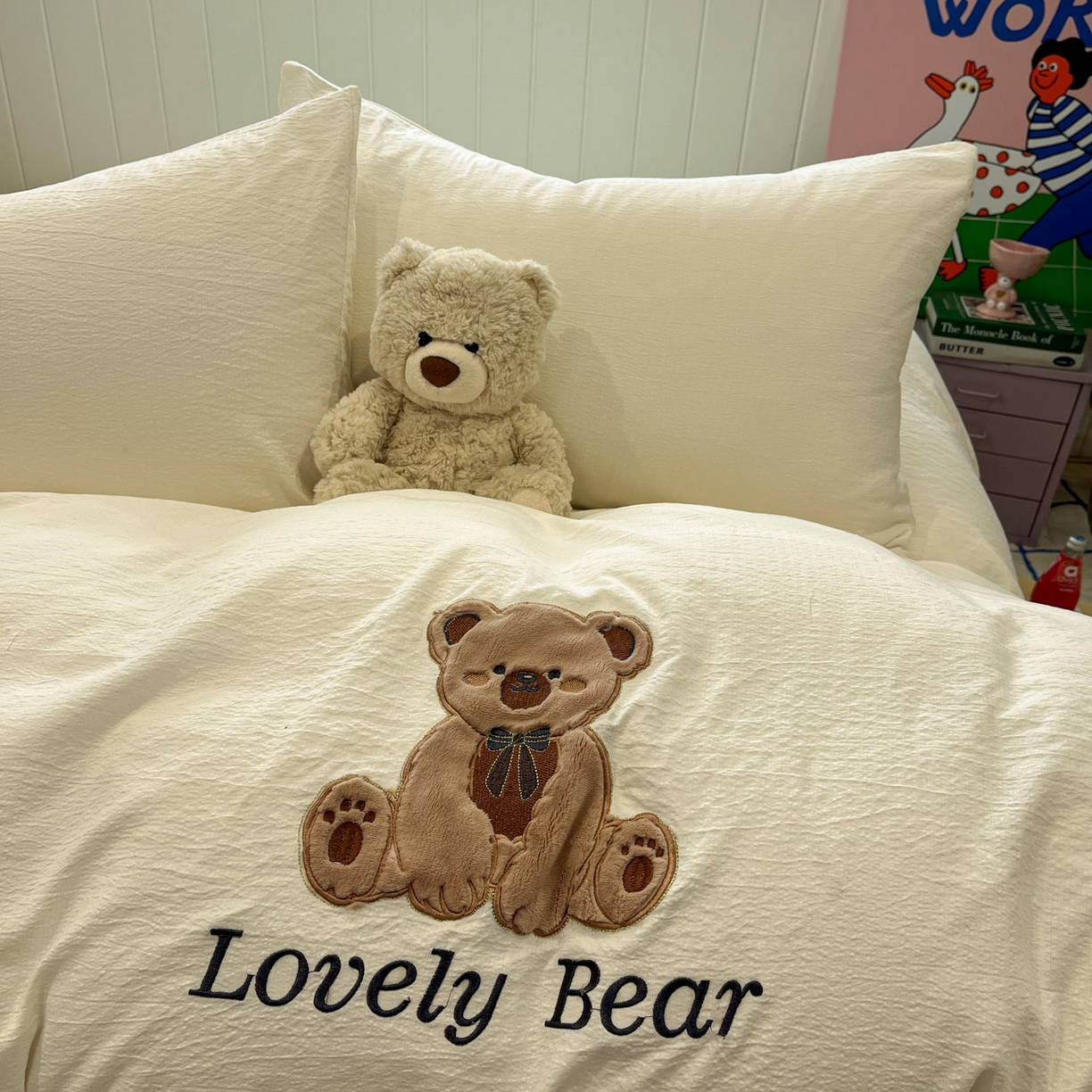 91家纺网 家纺一手货源 找家纺 （总）爱思凯家纺 2026新款皱皱纱卡通贴布绣-咖崽熊被套