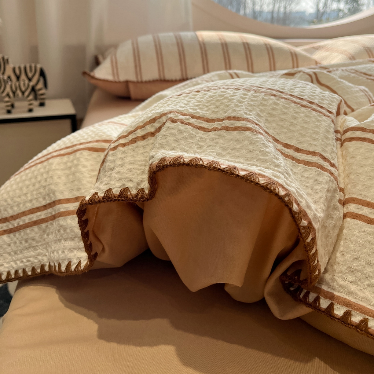 91家纺网 家纺一手货源 找家纺 如一 2026春夏新款全棉纯棉华夫格印花三角针工艺四件套 风月-米