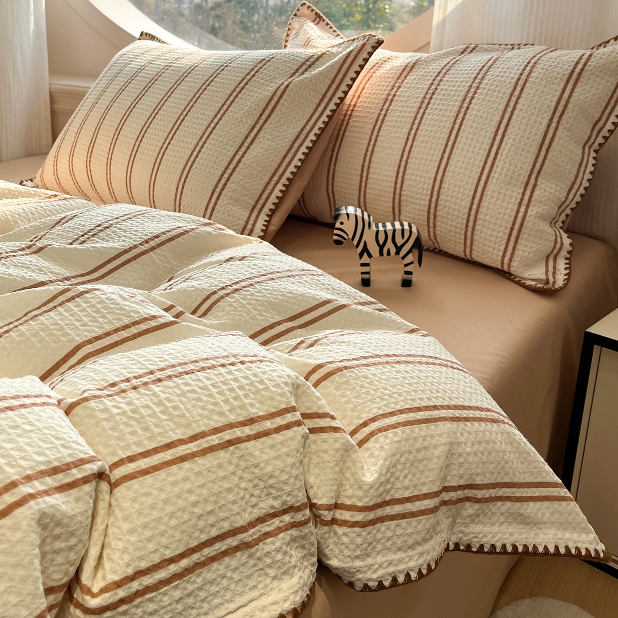 91家纺网 家纺一手货源 找家纺 如一 2026春夏新款全棉纯棉华夫格印花三角针工艺四件套 风月-米