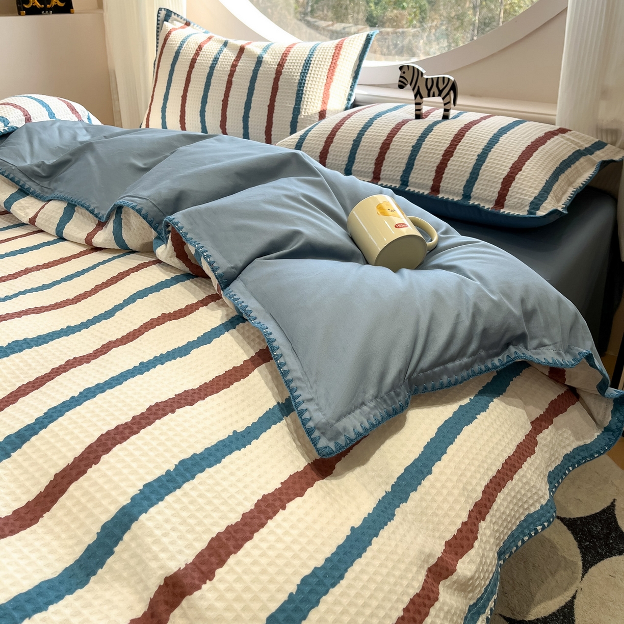 91家纺网 家纺一手货源 找家纺 如一 2026春夏新款全棉纯棉华夫格印花三角针工艺四件套 海盐-蓝