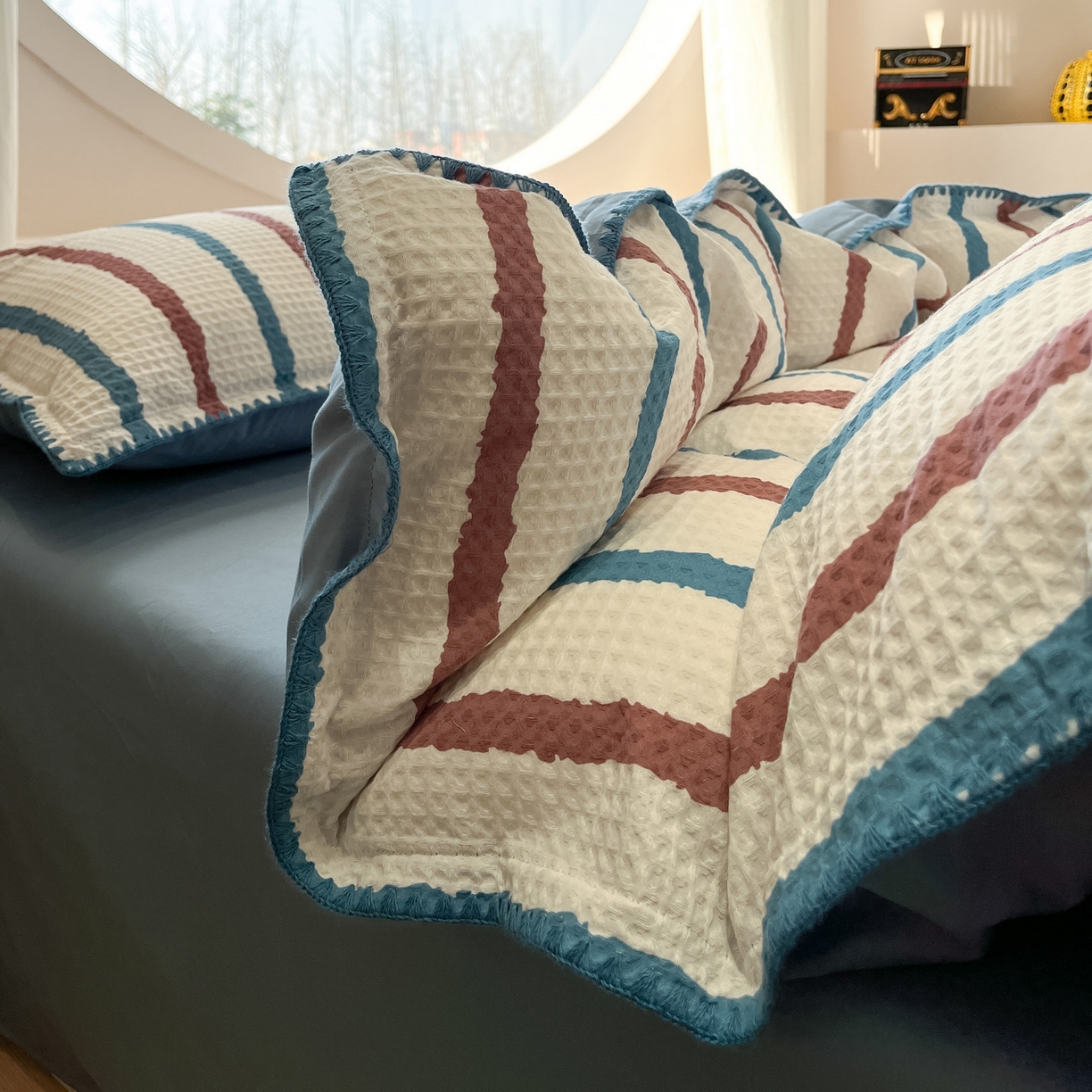 91家纺网 家纺一手货源 找家纺 如一 2026春夏新款全棉纯棉华夫格印花三角针工艺四件套 海盐-蓝