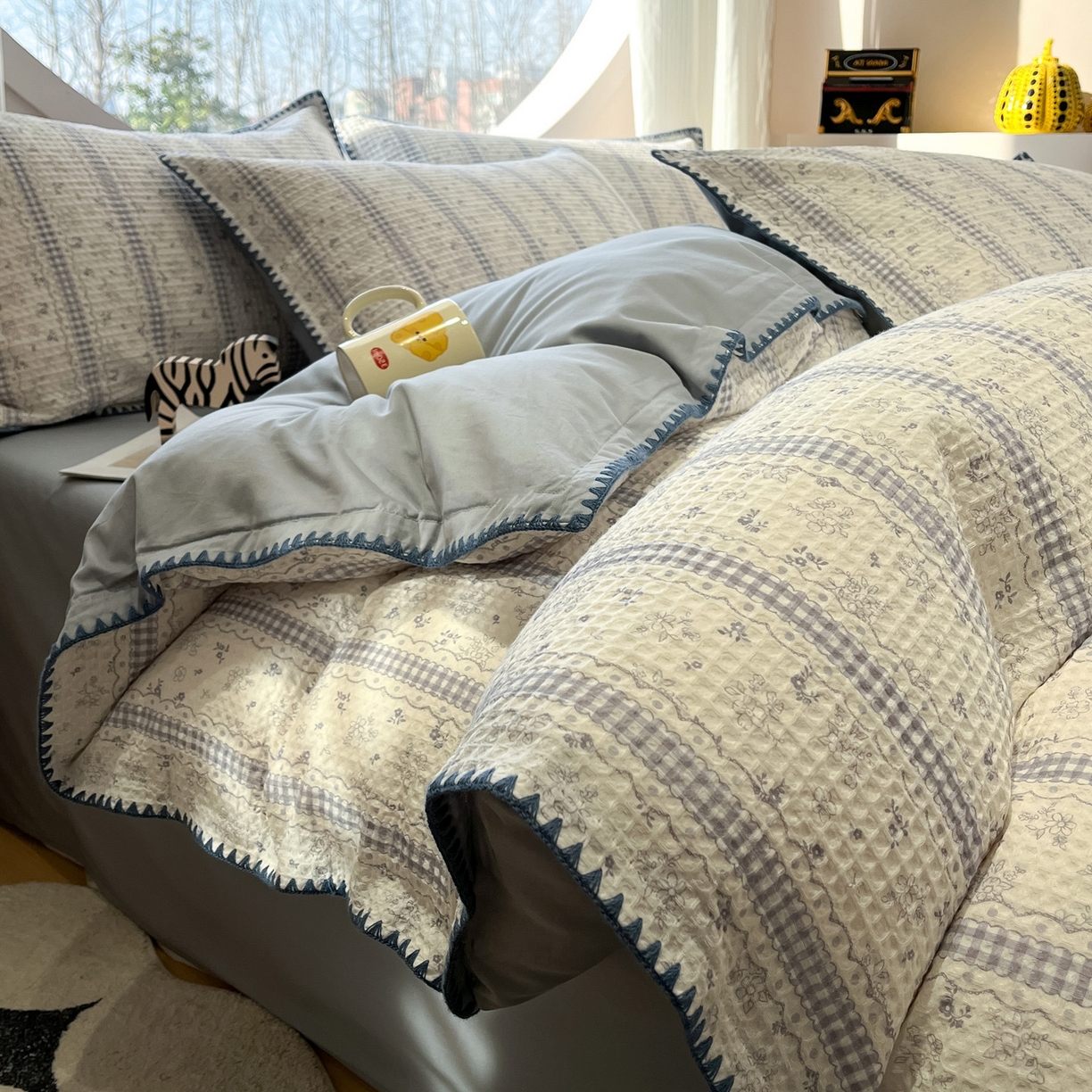 91家纺网 家纺一手货源 找家纺 如一 2026春夏新款全棉纯棉华夫格印花三角针工艺四件套 泡芙-灰