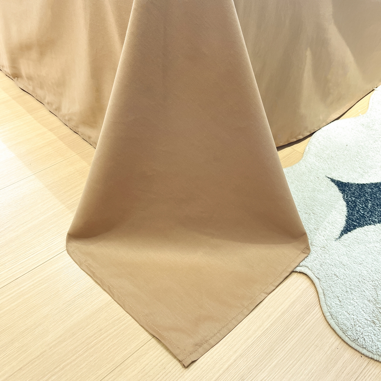 91家纺网 家纺一手货源 找家纺 如一 2026春夏新款全棉纯棉华夫格印花三角针工艺四件套 小马-棕