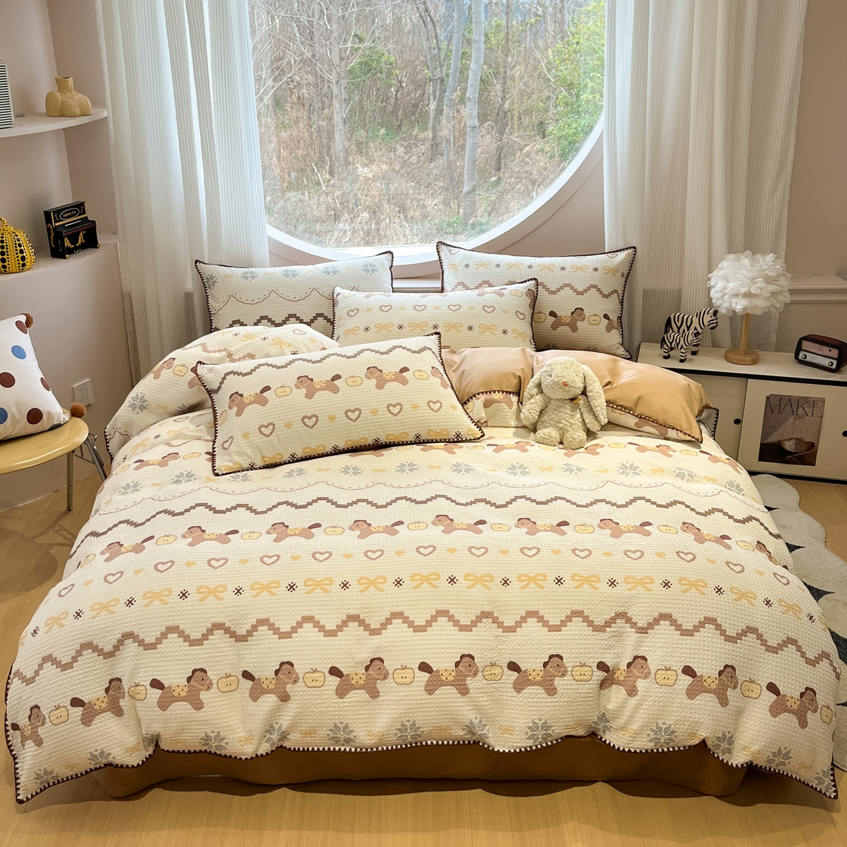 91家纺网 家纺一手货源 找家纺 如一 2026春夏新款全棉纯棉华夫格印花三角针工艺四件套 小马-棕