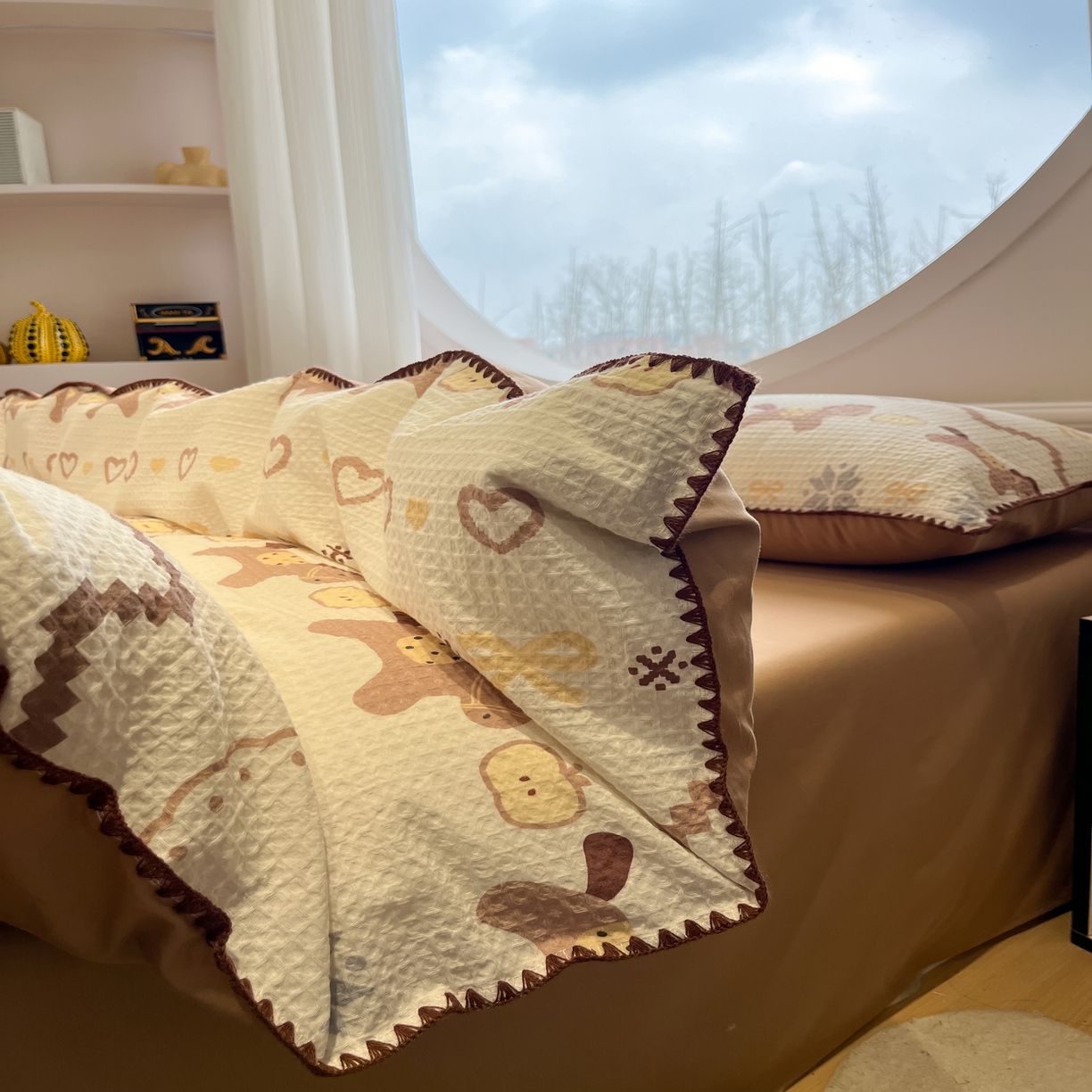 91家纺网 家纺一手货源 找家纺 如一 2026春夏新款全棉纯棉华夫格印花三角针工艺四件套 小马-棕