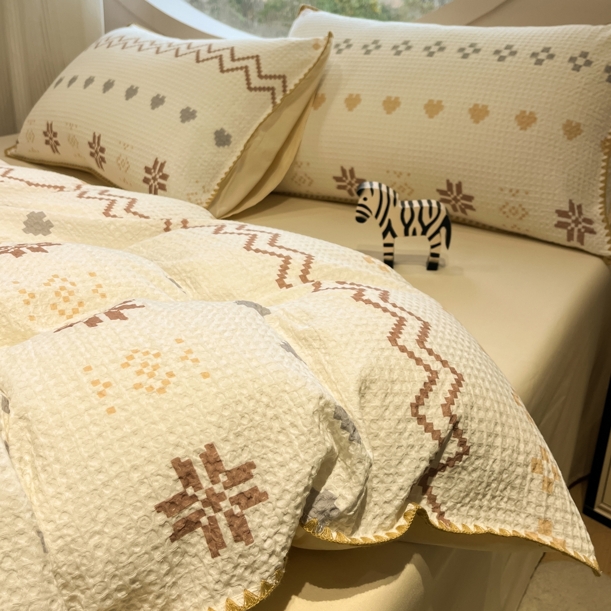 91家纺网 家纺一手货源 找家纺 如一 2026春夏新款全棉纯棉华夫格印花三角针工艺四件套 星芒-米