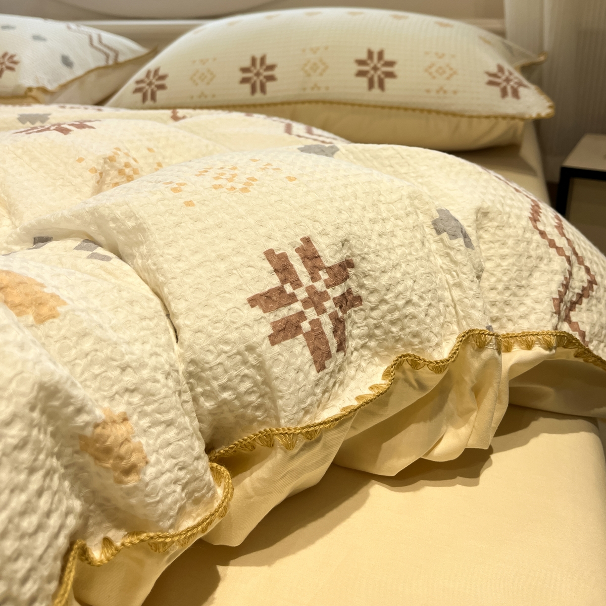 91家纺网 家纺一手货源 找家纺 如一 2026春夏新款全棉纯棉华夫格印花三角针工艺四件套 星芒-米