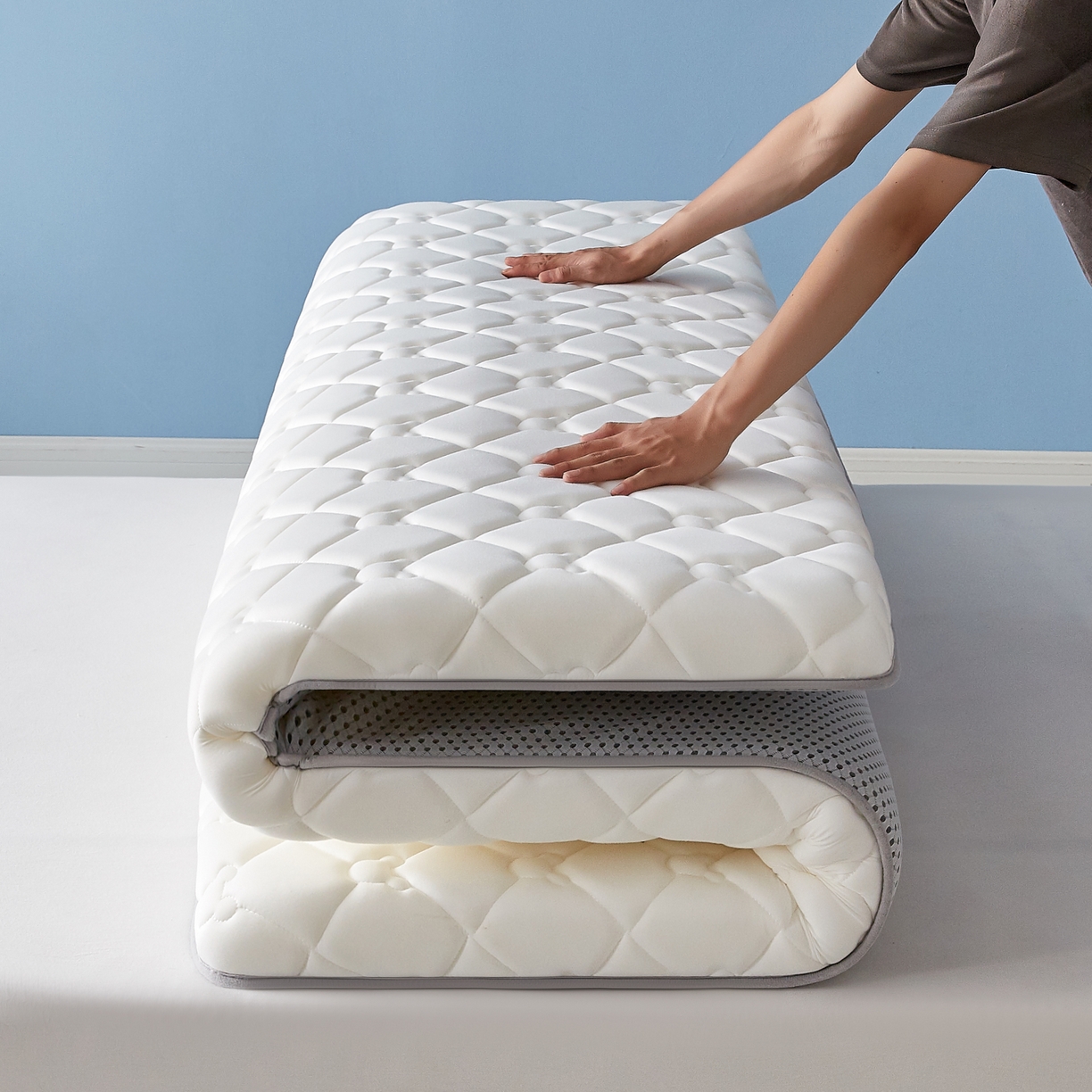 91家纺网 家纺一手货源 找家纺 优莱床垫 2026新款乳胶抗压棉立体床垫垫子 乳胶抗压棉小熊单边白