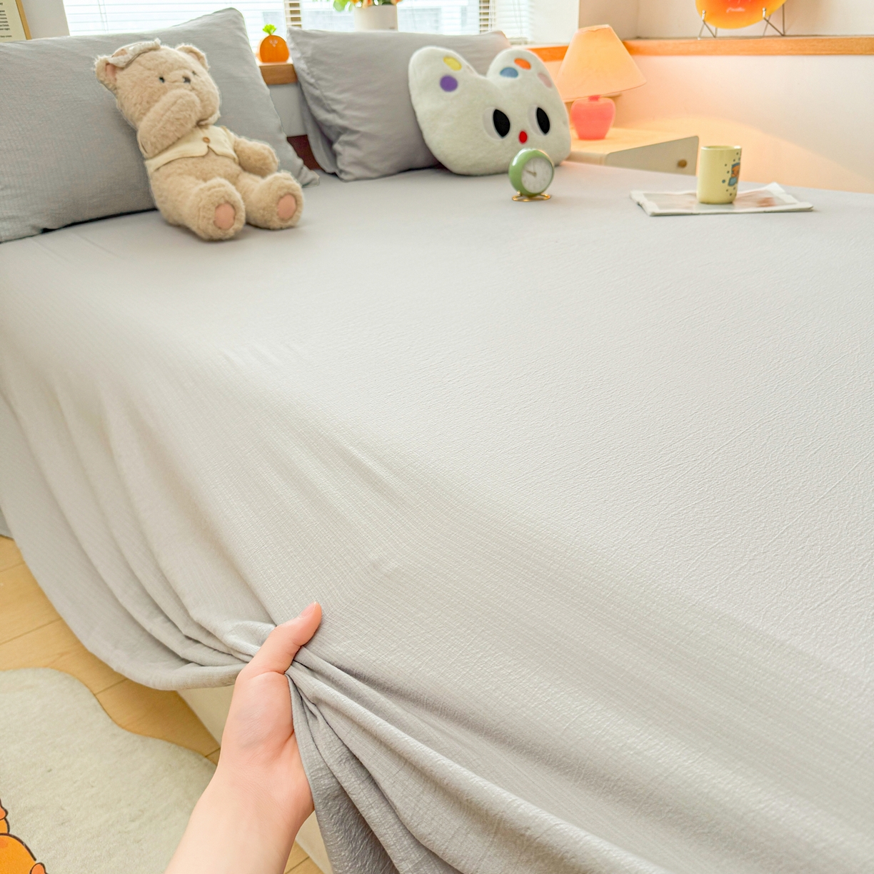 91家纺网 家纺一手货源 找家纺 （总）爱思凯家纺 2026新款皱皱纱卡通贴布绣-咖崽熊床单