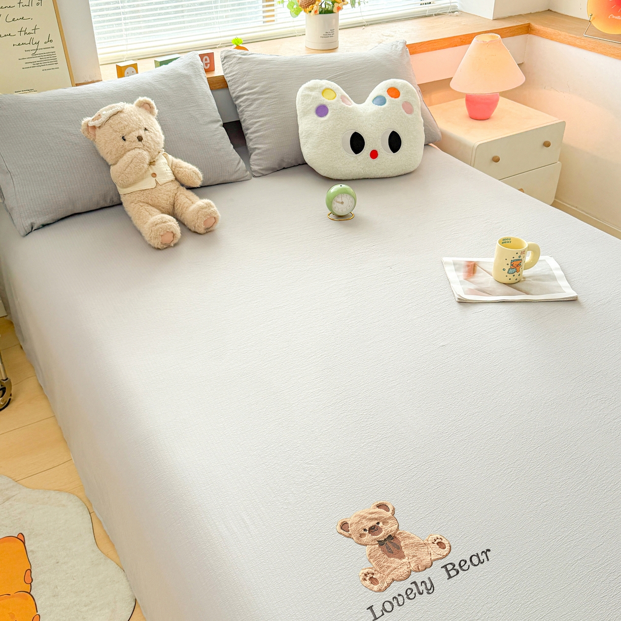 91家纺网 家纺一手货源 找家纺 （总）爱思凯家纺 2026新款皱皱纱卡通贴布绣-咖崽熊床单