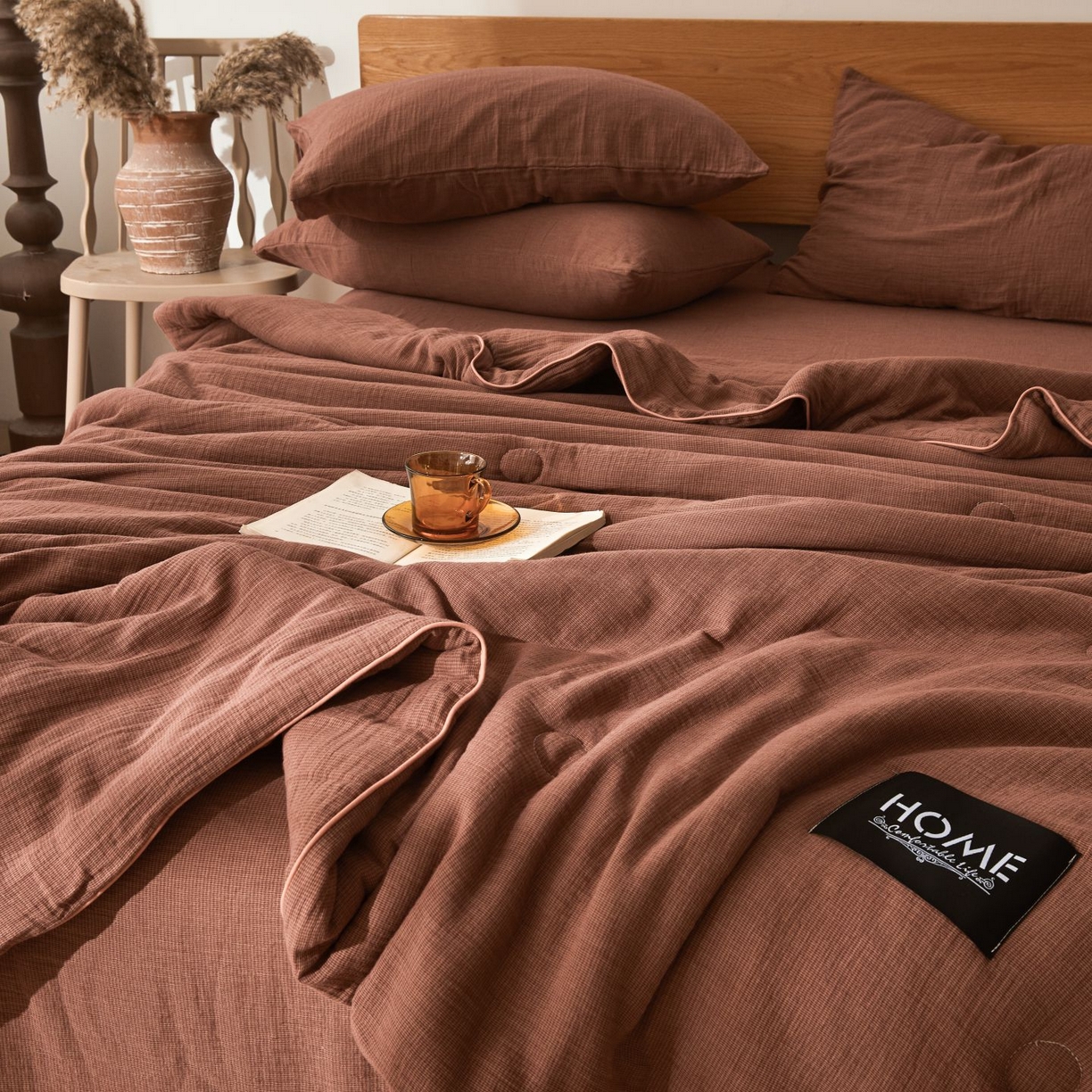 91家纺网 家纺一手货源 找家纺 乐家毛巾被（工厂自产自销） 2026新款A类新疆长绒棉色织提花双层纱千鸟格系列夏被 棕红