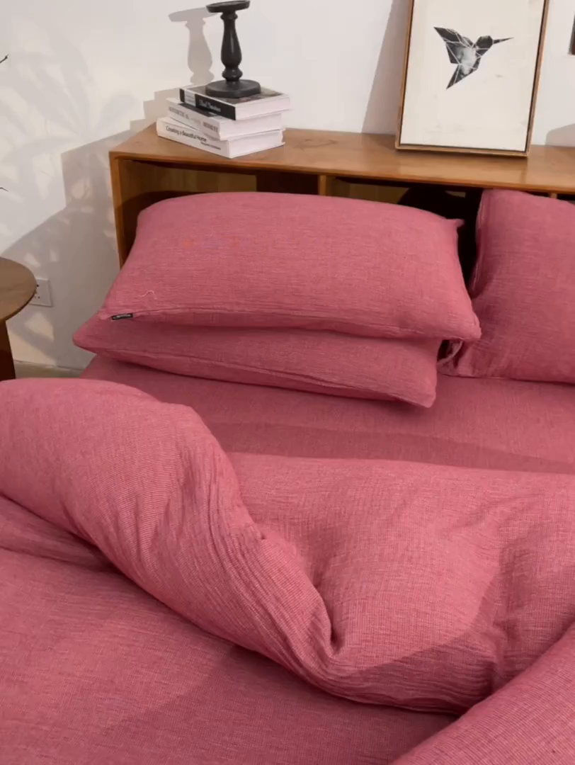 91家纺网 家纺一手货源 找家纺 乐家毛巾被（工厂自产自销） 2026新款A类新疆长绒棉色织提花双层纱千鸟格系列夏被 玫红