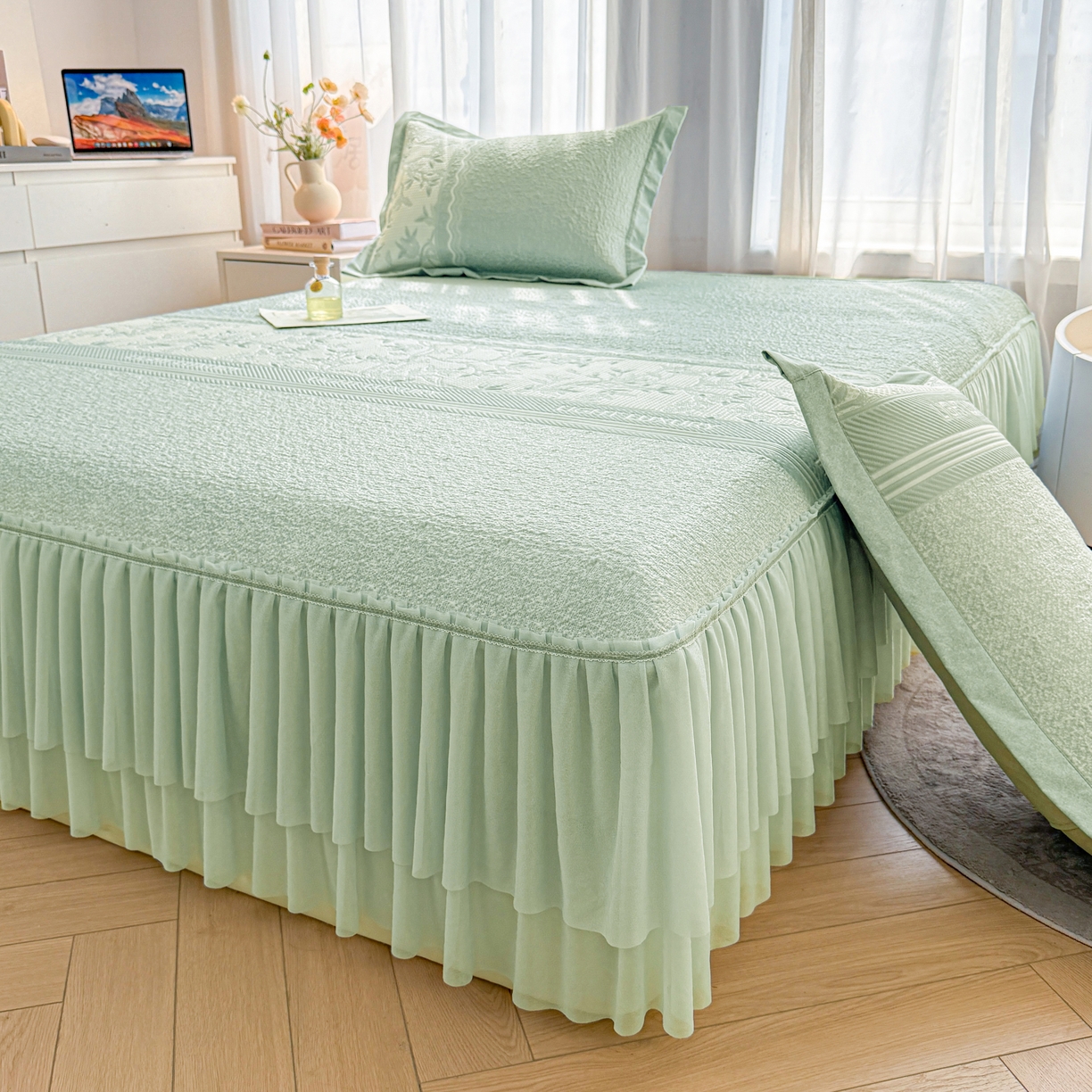 91家纺网 家纺一手货源 找家纺 （总）席都凉席工厂店 2026年轻奢高克重豆豆凉席夏季凉感冰丝提花床裙款三件套-奢序