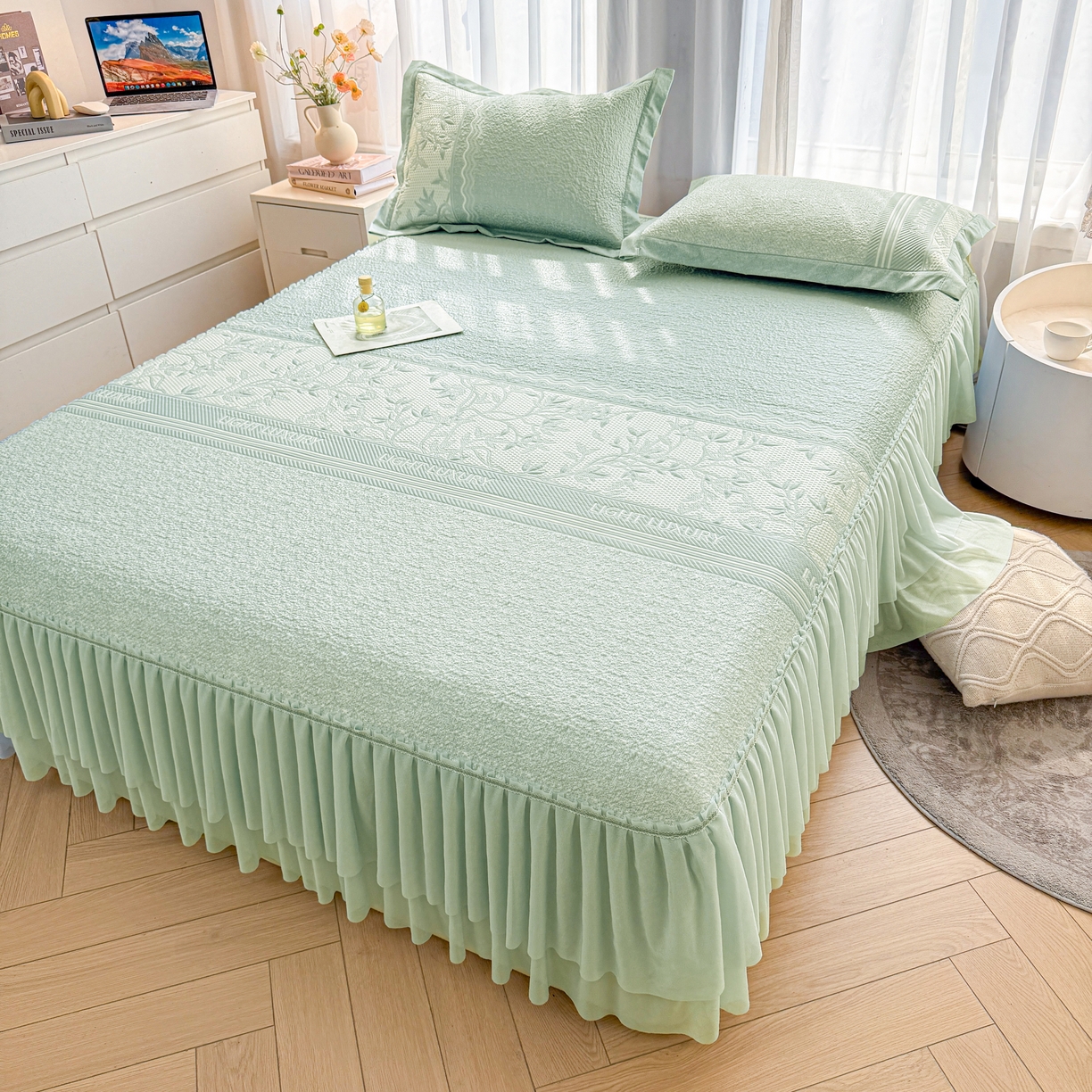 91家纺网 家纺一手货源 找家纺 席都凉席工厂店 2026年轻奢高克重豆豆凉席夏季凉感冰丝提花床裙款三件套-奢序 奢序-浅绿