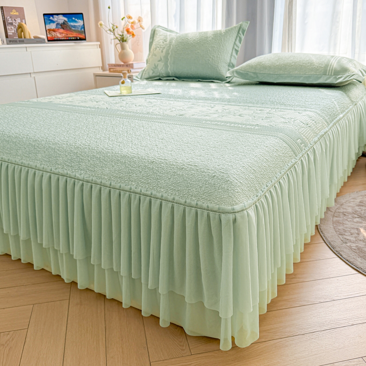 91家纺网 家纺一手货源 找家纺 席都凉席工厂店 2026年轻奢高克重豆豆凉席夏季凉感冰丝提花床裙款三件套-奢序 奢序-浅绿