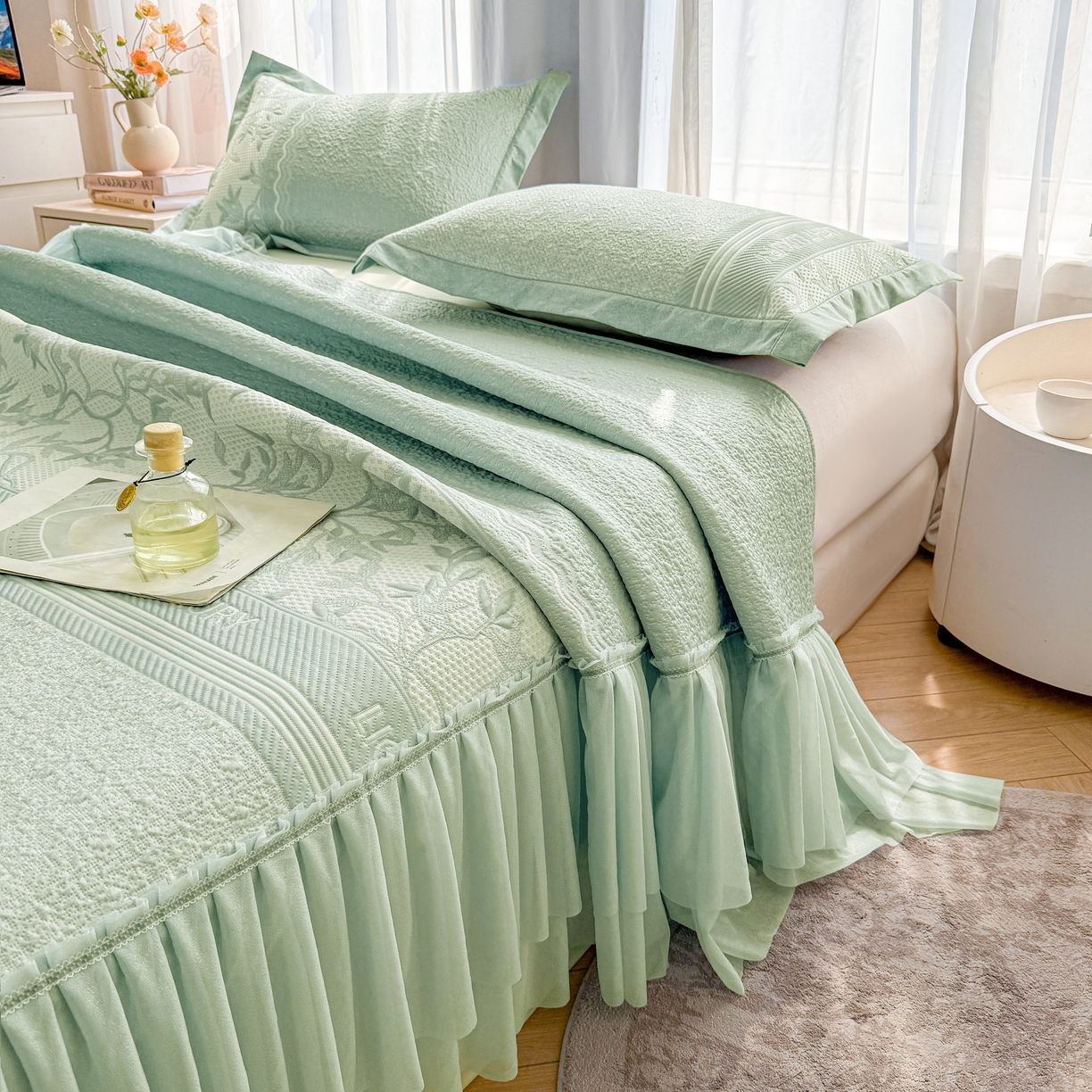 91家纺网 家纺一手货源 找家纺 席都凉席工厂店 2026年轻奢高克重豆豆凉席夏季凉感冰丝提花床裙款三件套-奢序 奢序-浅绿