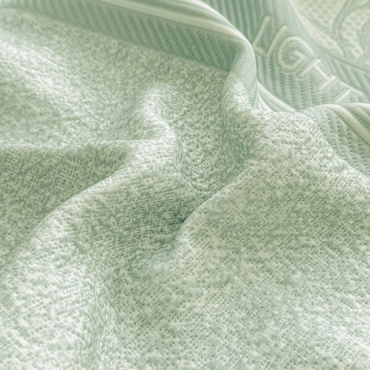 91家纺网 家纺一手货源 找家纺 席都凉席工厂店 2026年轻奢高克重豆豆凉席夏季凉感冰丝提花床裙款三件套-奢序 奢序-浅绿