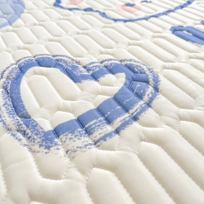 91家纺网 家纺一手货源 找家纺 柒月家居 2026新款小清新乳胶凉席三件套 爱心小熊