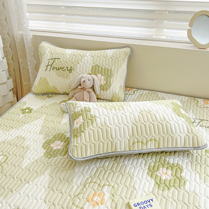 91家纺网 家纺一手货源 找家纺 柒月家居 2026新款小清新乳胶凉席三件套 花季