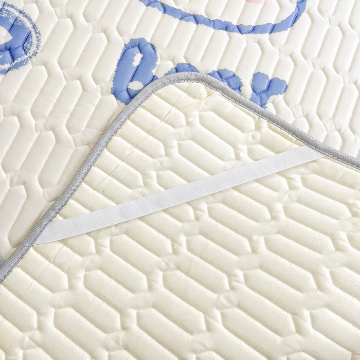 91家纺网 家纺一手货源 找家纺 柒月家居 2026新款小清新乳胶凉席三件套 爱心小熊