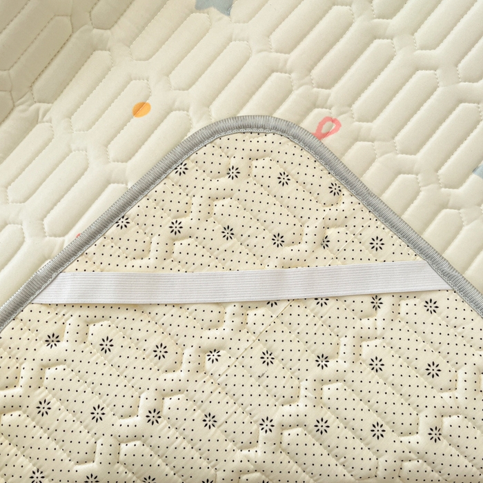 91家纺网 家纺一手货源 找家纺 柒月家居 2026新款小清新乳胶凉席三件套 彩色木马