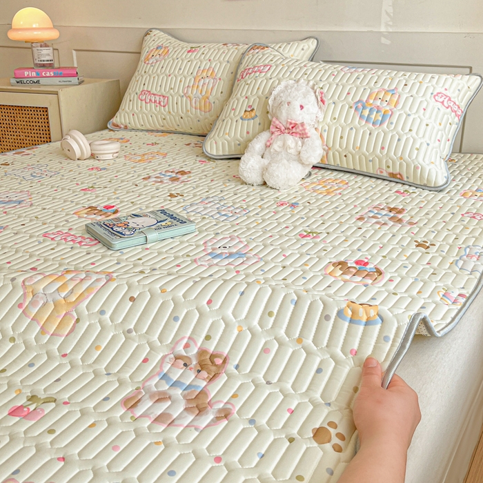 91家纺网 家纺一手货源 找家纺 柒月家居 2026新款小清新乳胶凉席三件套 波点萌宠