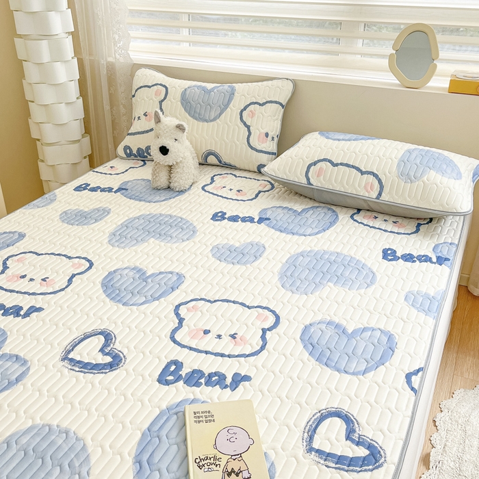 91家纺网 家纺一手货源 找家纺 柒月家居 2026新款小清新乳胶凉席三件套 爱心小熊