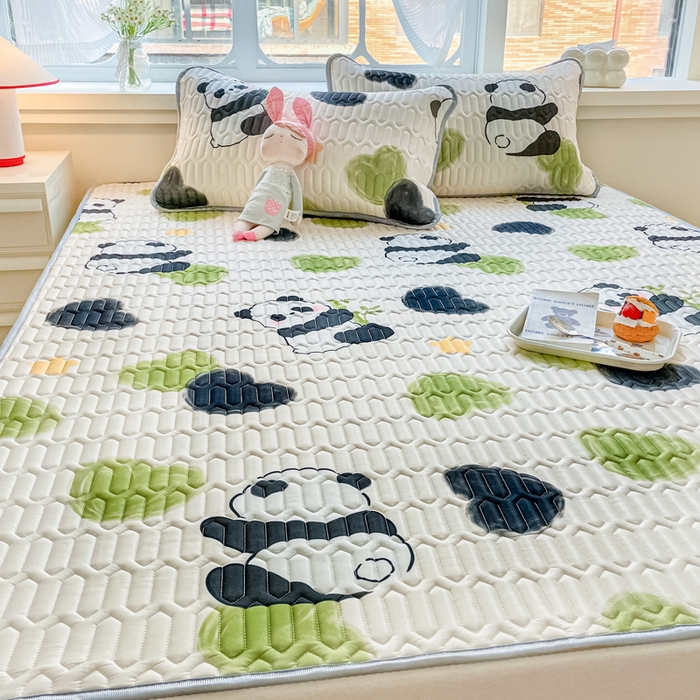 91家纺网 家纺一手货源 找家纺 柒月家居 2026新款小清新乳胶凉席三件套 爱心熊猫