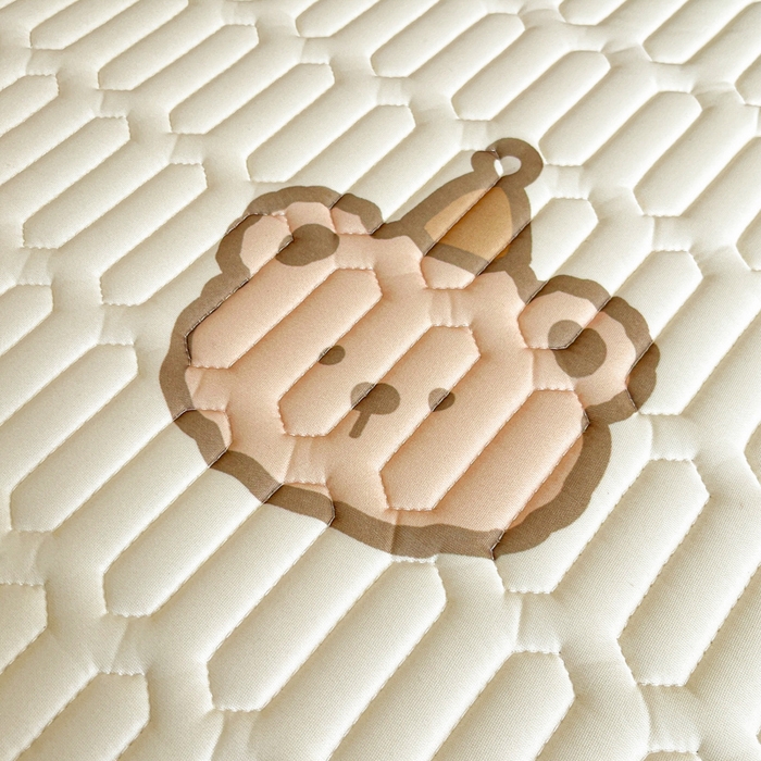 91家纺网 家纺一手货源 找家纺 柒月家居 2026新款小清新乳胶凉席三件套 星帽小熊