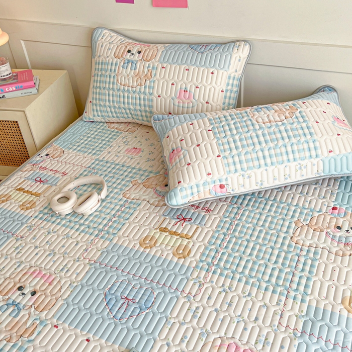 91家纺网 家纺一手货源 找家纺 柒月家居 2026新款小清新乳胶凉席三件套 蓝块汪仔