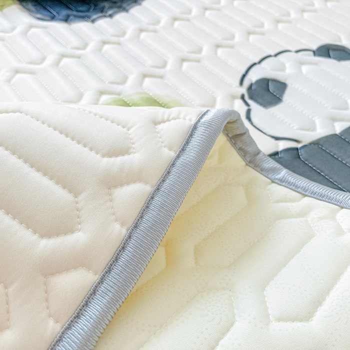 91家纺网 家纺一手货源 找家纺 柒月家居 2026新款小清新乳胶凉席三件套 爱心熊猫