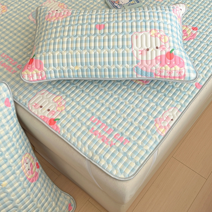 91家纺网 家纺一手货源 找家纺 柒月家居 2026新款小清新乳胶凉席三件套 蓝格甜猫