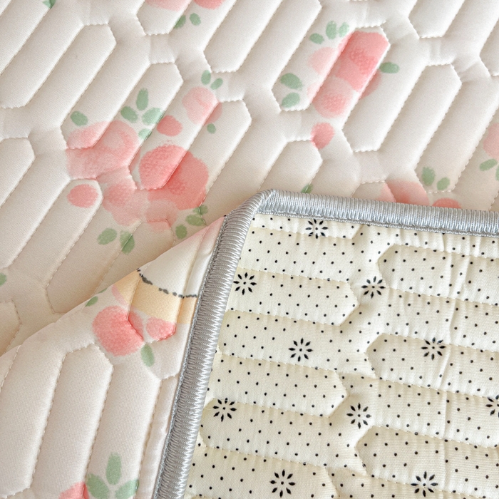 91家纺网 家纺一手货源 找家纺 柒月家居 2026新款小清新乳胶凉席三件套 桃桃奶猫