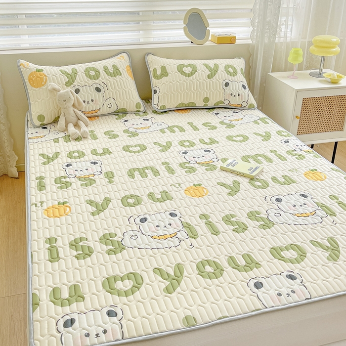 91家纺网 家纺一手货源 找家纺 柒月家居 2026新款小清新乳胶凉席三件套 字母小熊