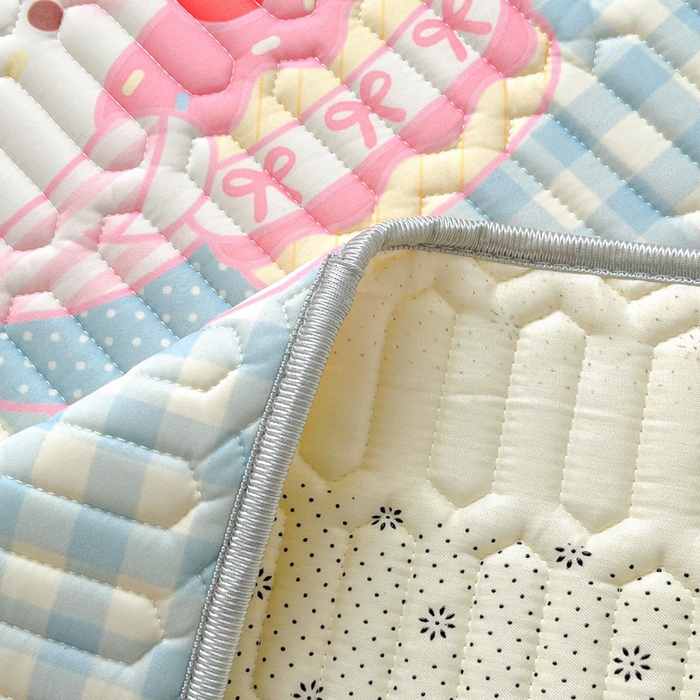 91家纺网 家纺一手货源 找家纺 柒月家居 2026新款小清新乳胶凉席三件套 蓝格甜猫