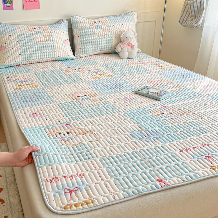 91家纺网 家纺一手货源 找家纺 柒月家居 2026新款小清新乳胶凉席三件套 蓝块汪仔