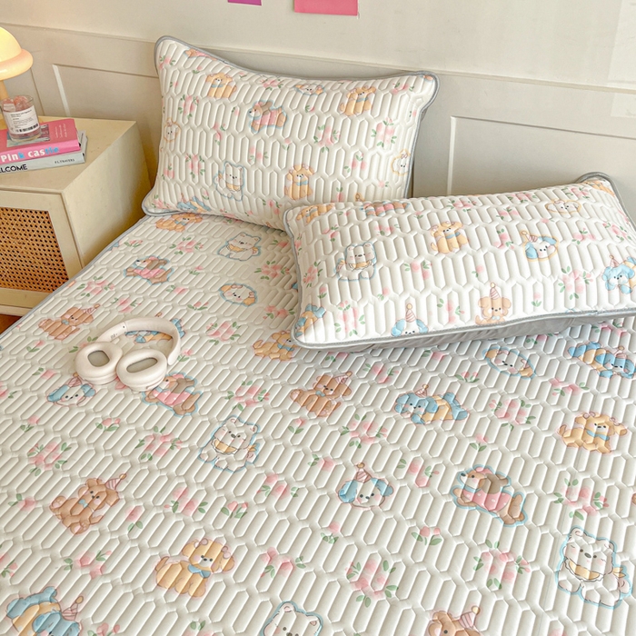 91家纺网 家纺一手货源 找家纺 柒月家居 2026新款小清新乳胶凉席三件套 碎花派对