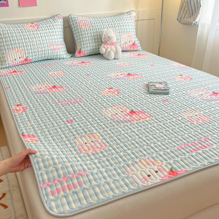 91家纺网 家纺一手货源 找家纺 柒月家居 2026新款小清新乳胶凉席三件套 蓝格甜猫