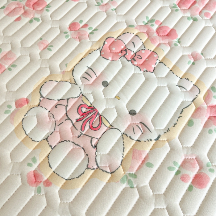 91家纺网 家纺一手货源 找家纺 柒月家居 2026新款小清新乳胶凉席三件套 桃桃奶猫