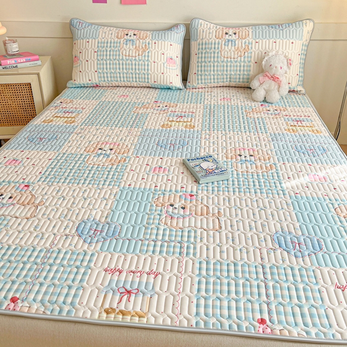 91家纺网 家纺一手货源 找家纺 柒月家居 2026新款小清新乳胶凉席三件套 蓝块汪仔