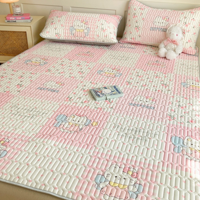 91家纺网 家纺一手货源 找家纺 柒月家居 2026新款小清新乳胶凉席三件套 粉格凯蒂