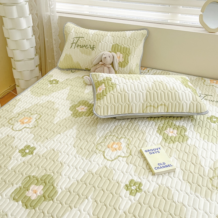 91家纺网 家纺一手货源 找家纺 柒月家居 2026新款小清新乳胶凉席三件套 花季