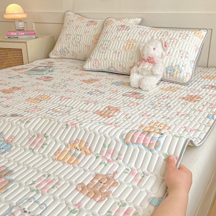 91家纺网 家纺一手货源 找家纺 柒月家居 2026新款小清新乳胶凉席三件套 碎花派对