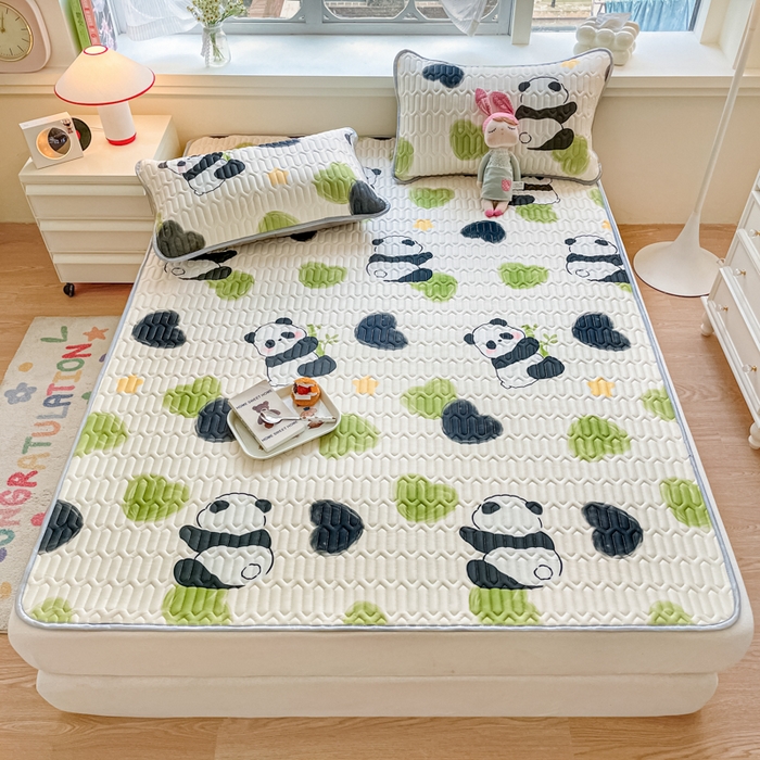 91家纺网 家纺一手货源 找家纺 柒月家居 2026新款小清新乳胶凉席三件套 爱心熊猫