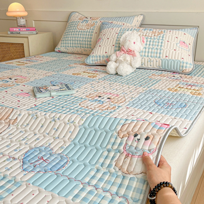 91家纺网 家纺一手货源 找家纺 柒月家居 2026新款小清新乳胶凉席三件套 蓝块汪仔