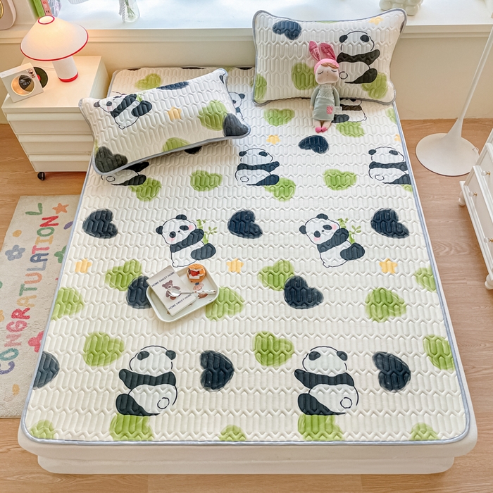 91家纺网 家纺一手货源 找家纺 柒月家居 2026新款小清新乳胶凉席三件套 爱心熊猫