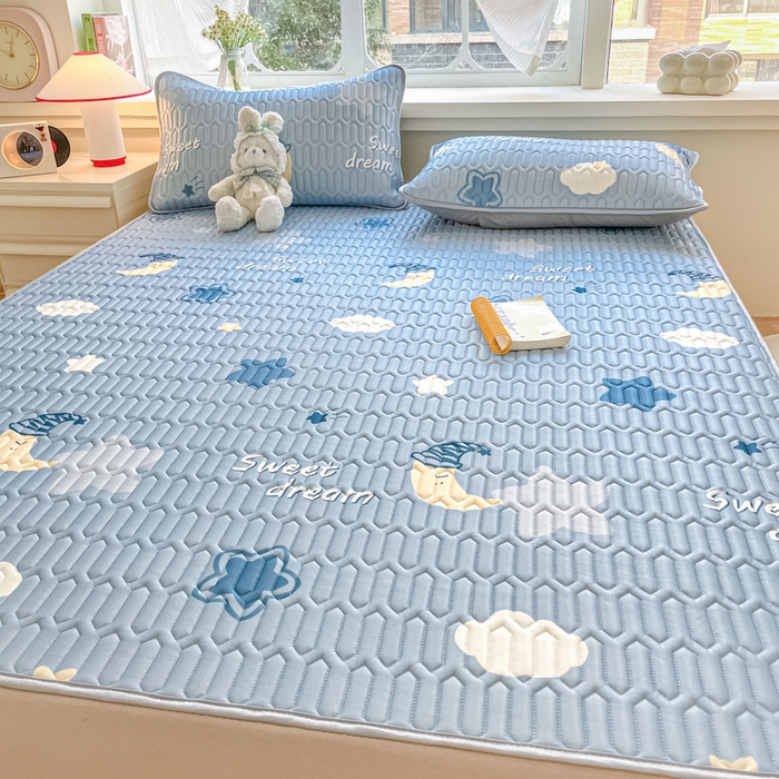 91家纺网 家纺一手货源 找家纺 柒月家居 2026新款小清新乳胶凉席三件套 星星月亮