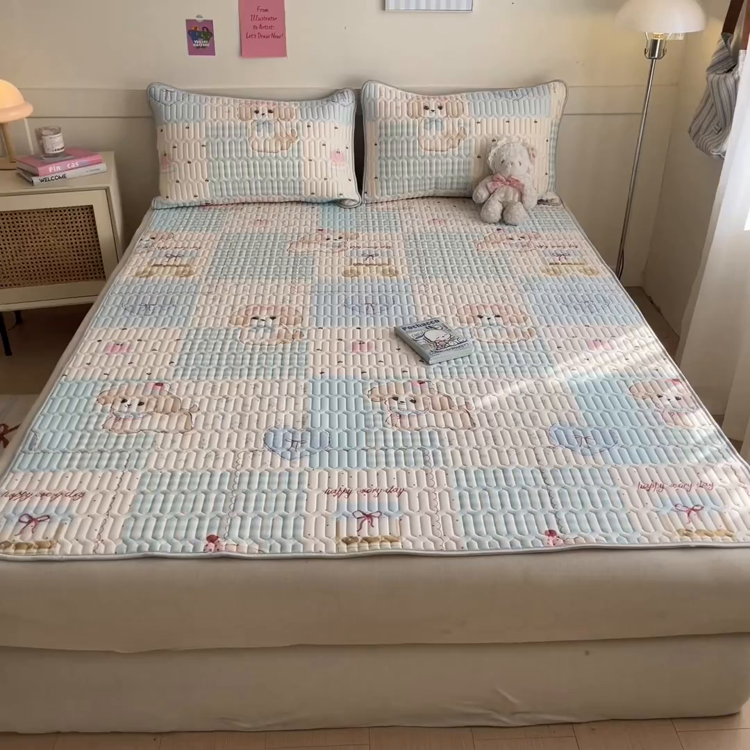 91家纺网 家纺一手货源 找家纺 柒月家居 2026新款小清新乳胶凉席三件套 蓝块汪仔