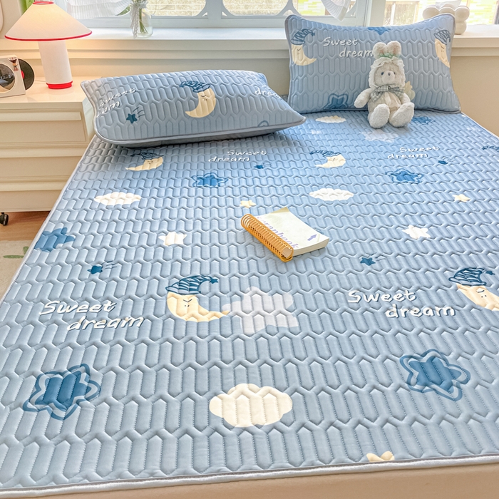 91家纺网 家纺一手货源 找家纺 柒月家居 2026新款小清新乳胶凉席三件套 星星月亮